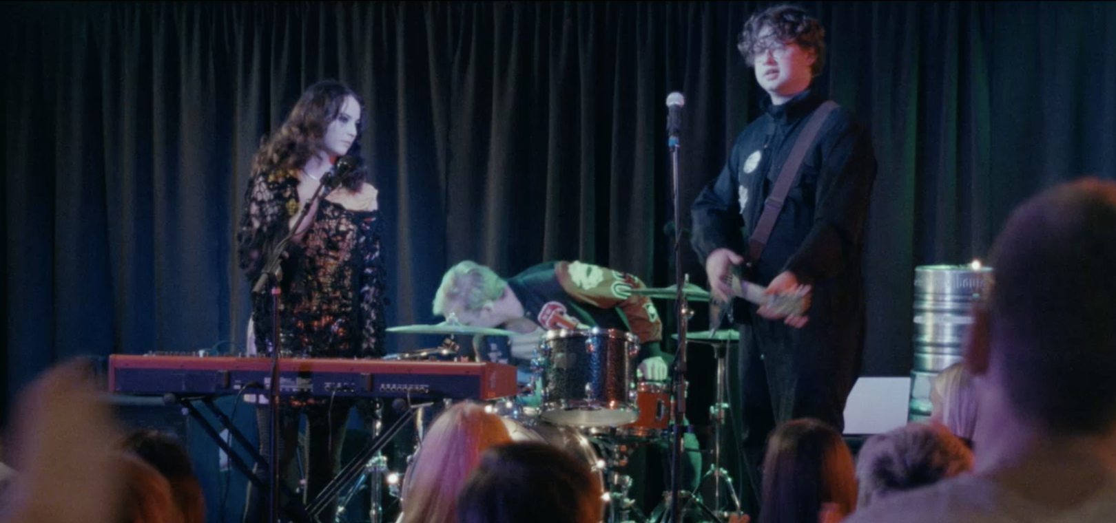 Púki — Anna's band in The Mountain